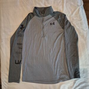 Under Armour Boy's Gray Long Sleeve Shirt Half Zip Pullover Size Medium
